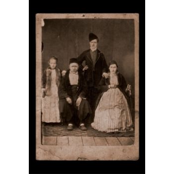 Картичка Семеен портрет от XIX в. / Nineteenth century family portrait