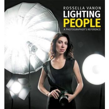 LIGHTING PEOPLE: A Photographer`s Reference
