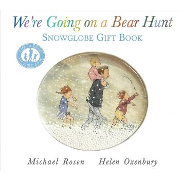 We`re Going on a Bear Hunt: Snowglobe Gift Book